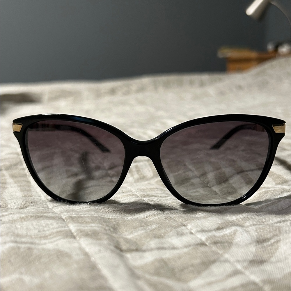 Burberry Cat Eye Sunglasses 4216